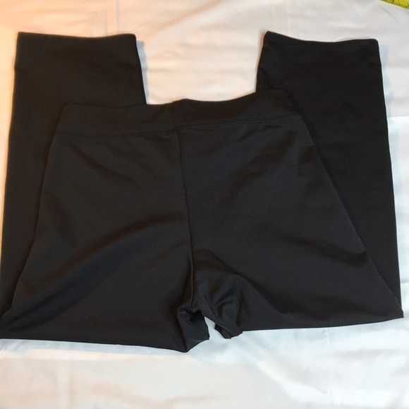 MOTION WEAR Adult Medium Black Capri Leggings - Picture 4 of 8